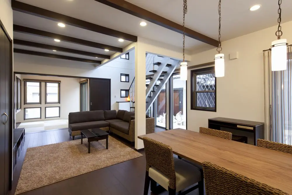 ダークブラウンを取り入れた高級感漂う空間デザイン - 大阪・兵庫