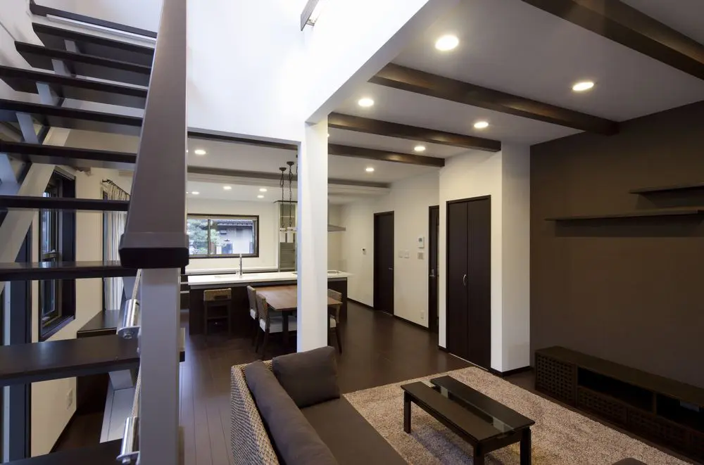 ダークブラウンを取り入れた高級感漂う空間デザイン - 大阪・兵庫