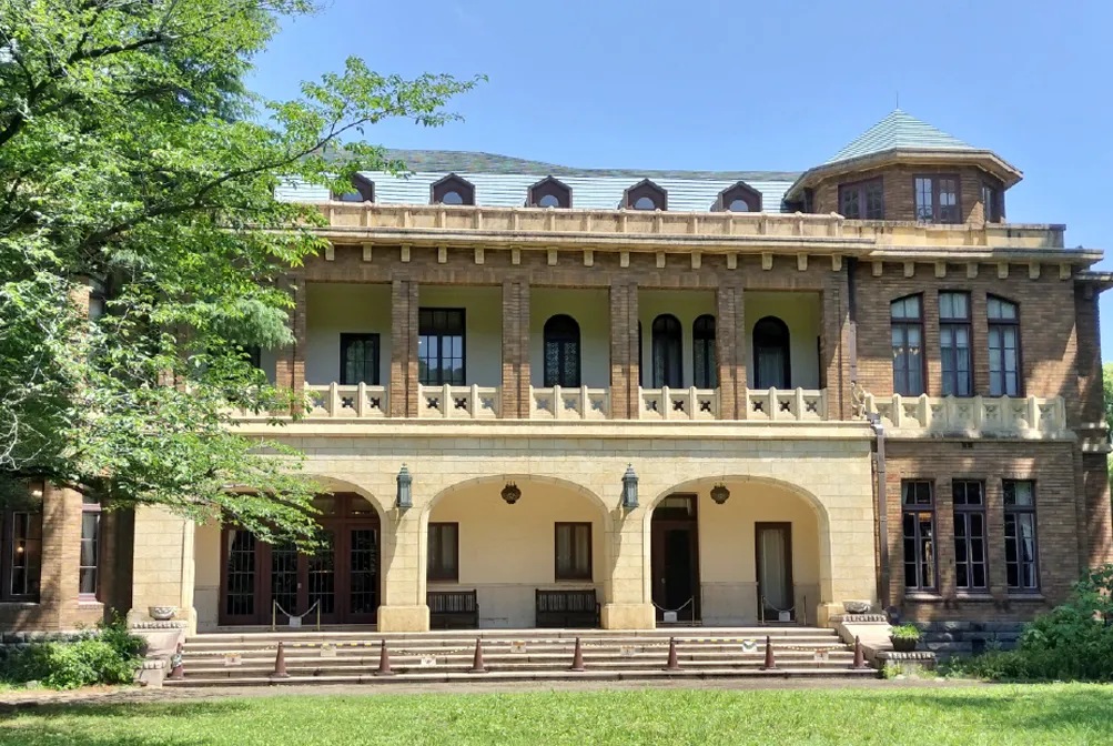 関西学院大学や神戸女学院大学などの名門大学が集結する愛宕山