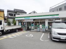 ファミリーマート箕面半町店