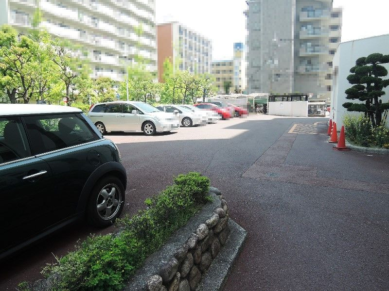 阪急南茨木ハイタウン駅前高層住宅C棟