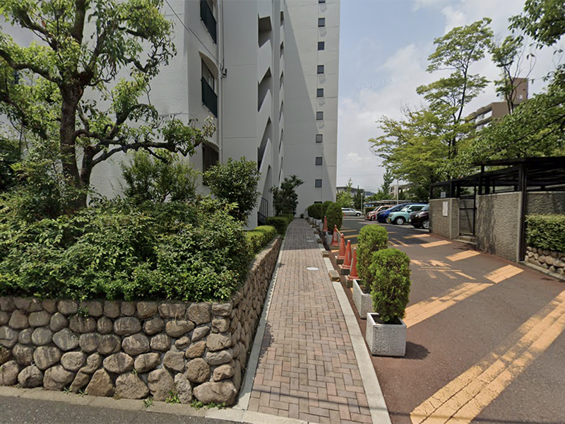 阪急南茨木ハイタウン駅前高層住宅B棟