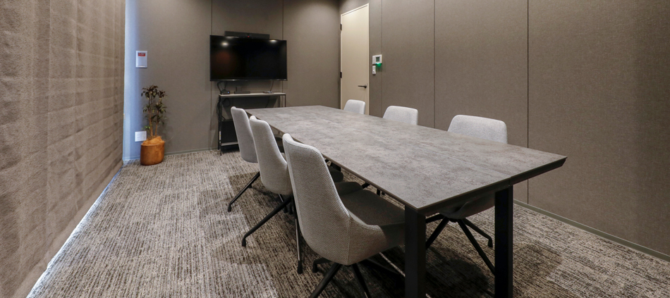 関西不動産販売(株)宝塚店の商談スペース