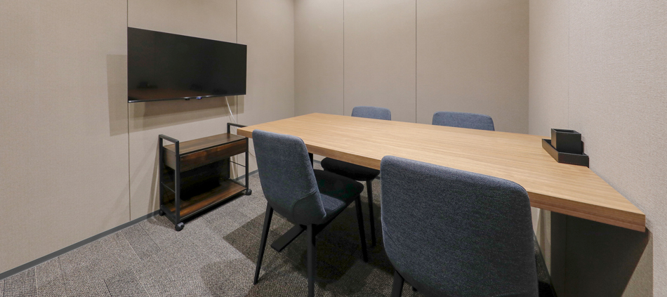 関西不動産販売(株)宝塚店の商談スペース